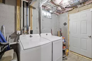 60 Pine St, Rochester, NH 03867 - Photo 27