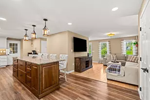5 Spicebush Cir, Litchfield, NH 03052 - Photo 11
