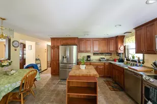 54 Ridgewood Cir, Epsom, NH 03234 - Photo 5