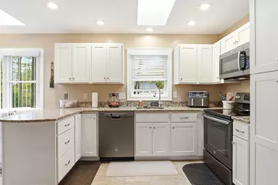 34 Beverly Drive, Manchester, NH 03104 - Photo 7