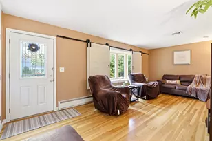 34 Beverly Dr, Manchester, NH 03104 - Photo 5