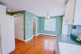 11 Valley W Way, Manchester, NH 03102 - Photo 7