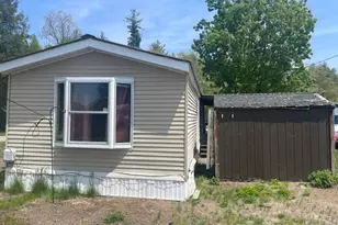 4 Robbins St, Hinsdale, NH 03451 - Photo 3