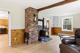 114 Mansfield Rd, Temple, NH 03084 - Photo 7