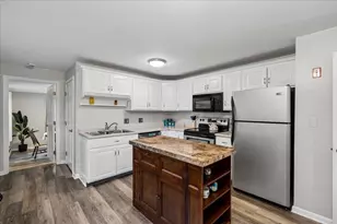 36 Oakwood Cir, Milford, NH 03055 - Photo 5