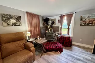 160 Elm St, Claremont, NH 03743 - Photo 17