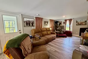 160 Elm St, Claremont, NH 03743 - Photo 15