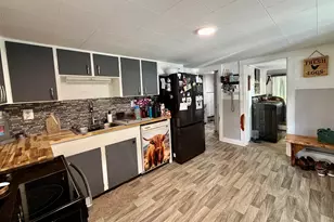 160 Elm St, Claremont, NH 03743 - Photo 11