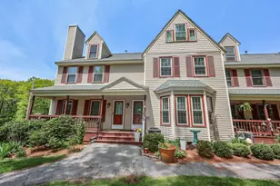 31 Stanstead Pl, Nashua, NH 03063 - Photo 1