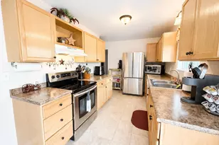 49 Jasper St, Berlin, NH 03570 - Photo 5