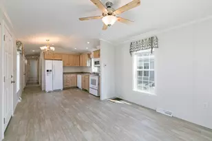 72 Brookwood Dr, Salem, NH 03079 - Photo 5