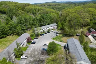 133 Colonial Dr, Hartford, VT 05001 - Photo 17