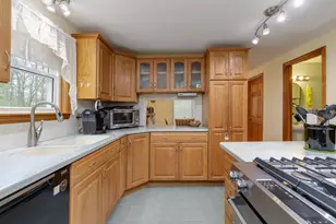 36 N Curtisville Rd, Concord, NH 03301 - Photo 5