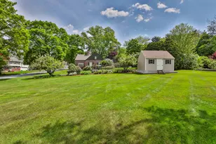 135 Ridge Rd, Manchester, NH 03104 - Photo 9