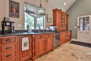 135 Ridge Rd, Manchester, NH 03104 - Photo 37