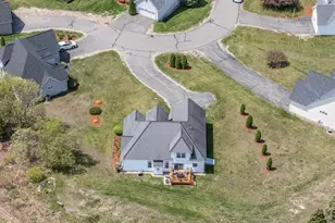 3 S Parrish Dr, Londonderry, NH 03053 - Photo 45