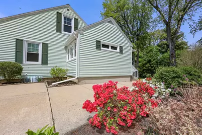 8 Burnham Avenue, Nashua, NH 03064 - Photo 5