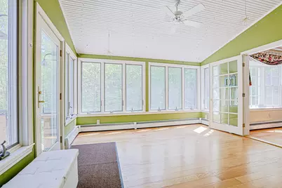 19 Winterberry Drive, Amherst, NH 03031 - Photo 9
