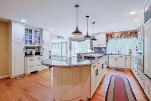 19 Winterberry Dr, Amherst, NH 03031 - Photo 5