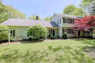 19 Winterberry Dr, Amherst, NH 03031 - Photo 3