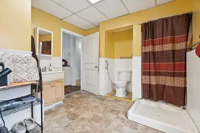 179 Pleasant Street, Claremont, NH 03743 - Photo 17