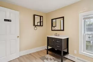 179 Pleasant St, Claremont, NH 03743 - Photo 13