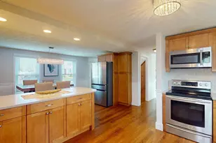 31 Aaron Dr, Manchester, NH 03109 - Photo 9