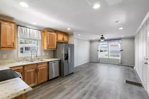 88A Brookwood Dr, Salem, NH 03079 - Photo 3