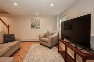 19 Burgess Dr, Litchfield, NH 03052 - Photo 45
