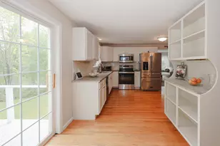 19 Burgess Dr, Litchfield, NH 03052 - Photo 13