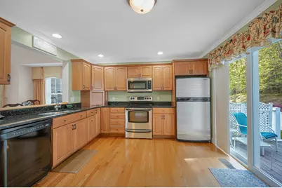 22 Town Village Drive, Salem, NH 03079 - Photo 9