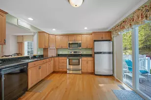 22 Town Village Dr, Salem, NH 03079 - Photo 9