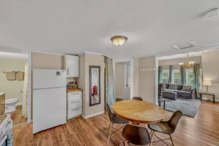 35 Jackson St, Littleton, NH 03561 - Photo 7