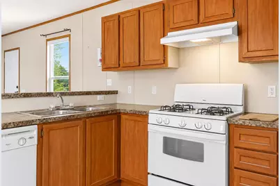 58 Shaw Drive, Rochester, NH 03868 - Photo 9