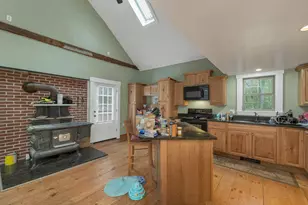 239 Wentworth Rd, Brookfield, NH 03872 - Photo 5