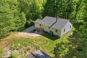 83 Hampstead Rd, Sandown, NH 03873 - Photo 7