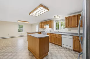 27 Clinton St, Concord, NH 03301 - Photo 7