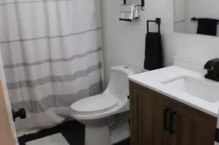 15 Elm St, Derry, NH 03038 - Photo 9
