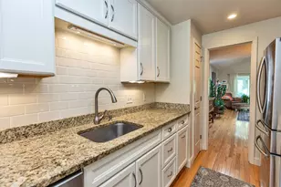 12 Colonial Square, Peterborough, NH 03458 - Photo 11