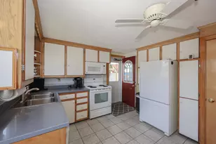 36 Alsace St, Manchester, NH 03102 - Photo 15