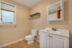 218 Brookside Dr, Hartford, VT 05001 - Photo 23