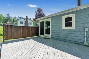 14 Phinney Ln, Exeter, NH 03833 - Photo 3