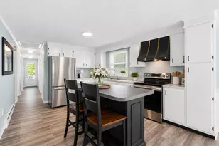 28-30 Thorwald Ave, Hampton, NH 03842 - Photo 3
