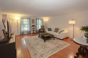 13 Jump Ln, Hudson, NH 03051 - Photo 5