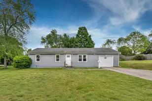 17 Willey St, Rochester, NH 03867 - Photo 1