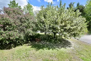 9 Wildwood Ave, Claremont, NH 03743 - Photo 9
