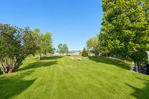 576 Hillside Ave, Berlin, NH 03570 - Photo 3