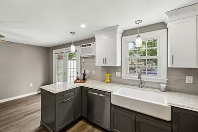 20 Olde Country Village #Unit 20, Londonderry, NH 03053 - Photo 5