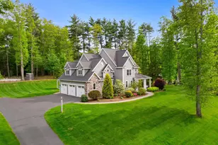 10 Lilac Ct, Bedford, NH 03110 - Photo 3