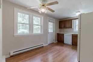 206 Hampstead Rd, Derry, NH 03038 - Photo 17